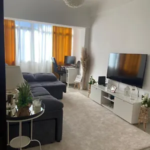 Appartement An Elegant & Cozy, Amadora
